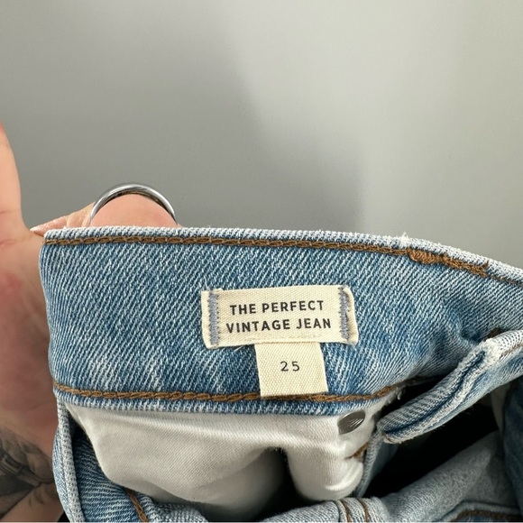 Madewell The Perfect Vintage Jean in Coney Wash: Destroyed Edition - Picture 9 of 11